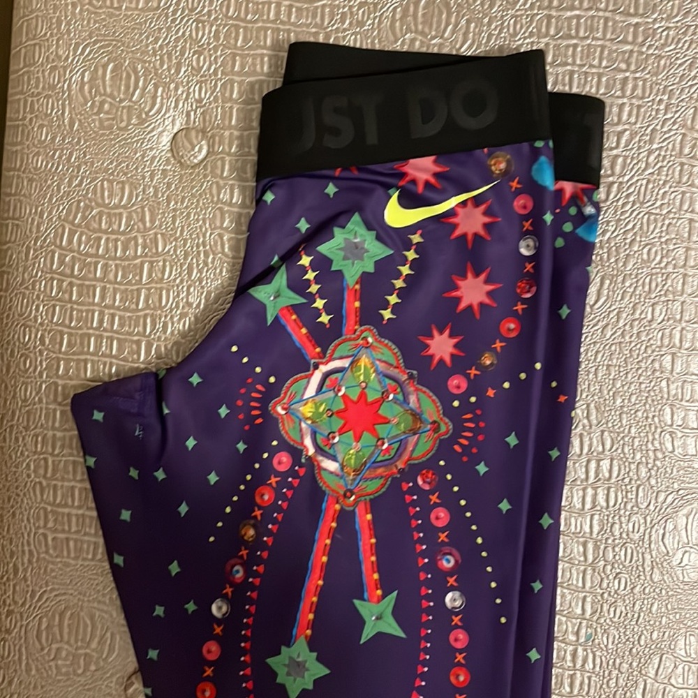 Nike Work out tights Dry-Fit size SMALL (worn once) Burning Man Vibes - Picture 14 of 16